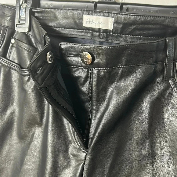 Y2K vtg black women pleather pants size 10 P.
Academia ,goth 
,Whimsigoth,club - Picture 9 of 17